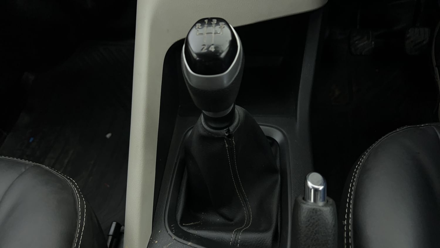 New Nissan Magnite interior GEAR  KNOB VIEW