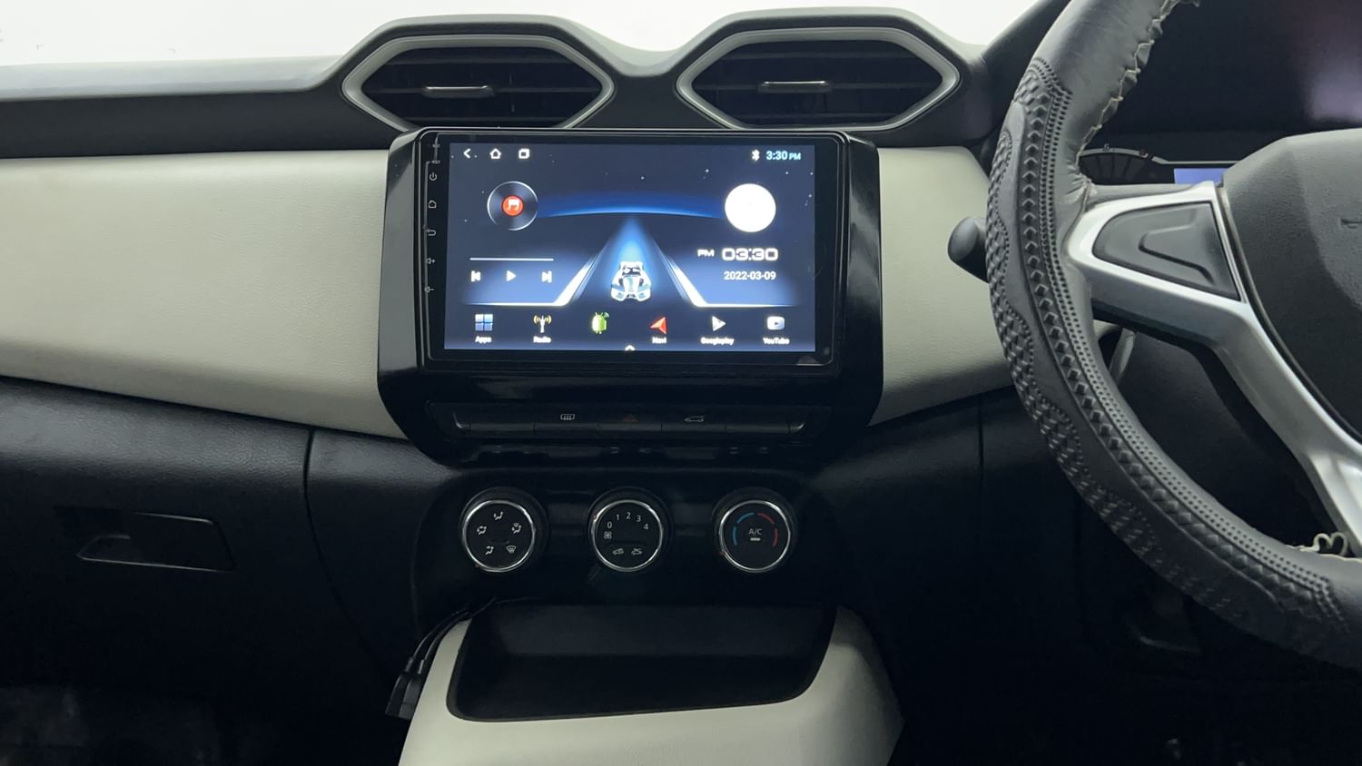 New Nissan Magnite interior MUSIC SYSTEM & AC CONTROL VIEW