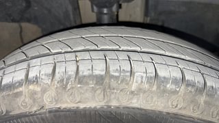 Used 2021 renault Kwid 1.0 RXT Opt Petrol Manual tyres RIGHT FRONT TYRE TREAD VIEW