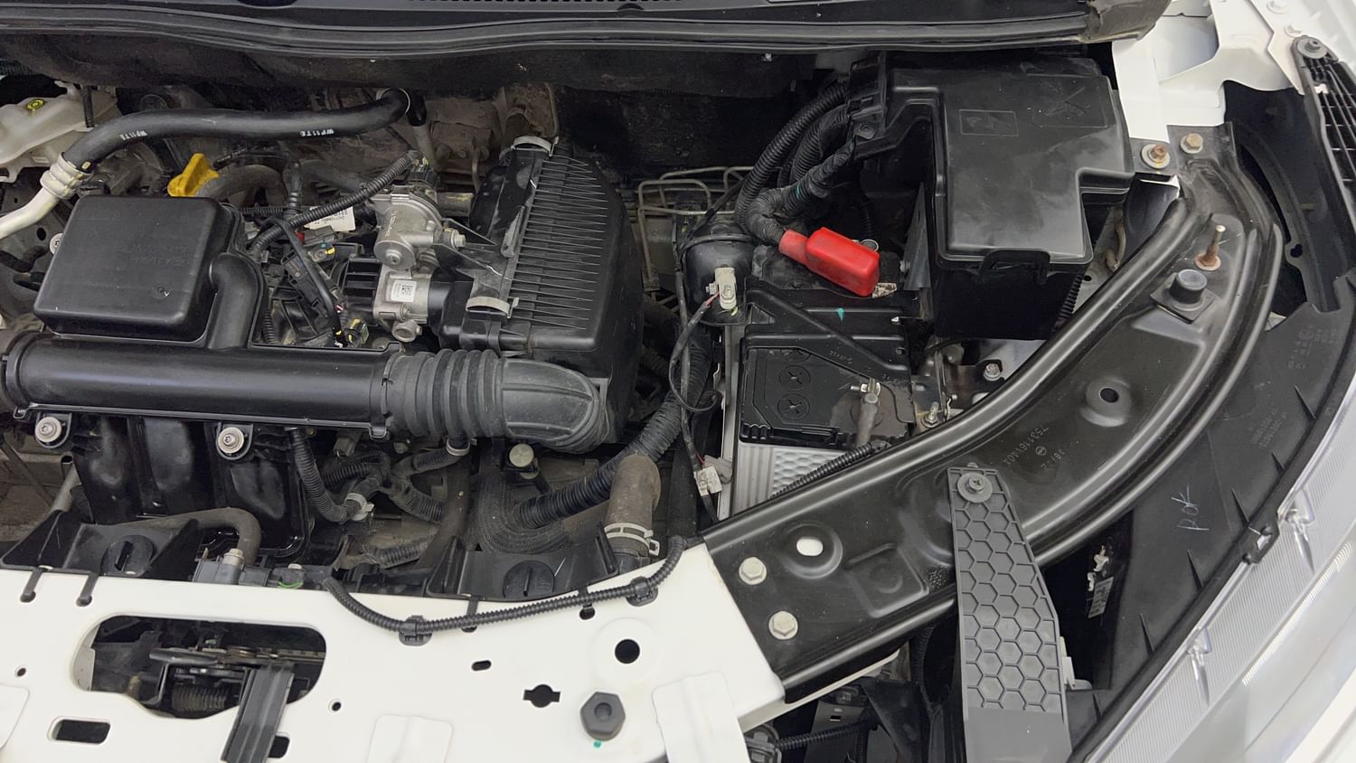 New Nissan Magnite engine ENGINE LEFT SIDE VIEW