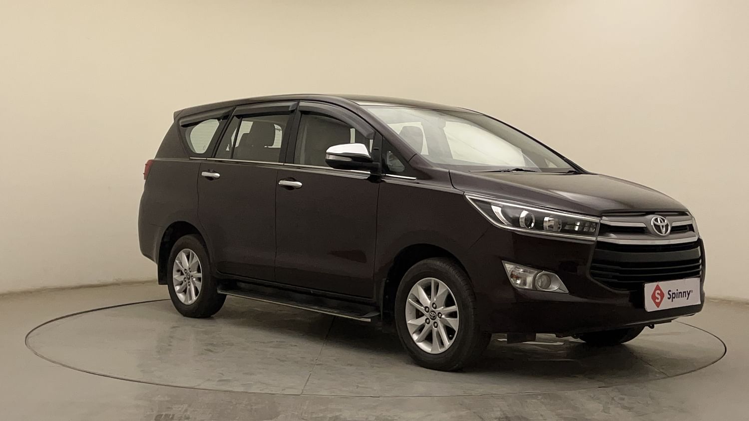 New Toyota Innova Crysta exterior RIGHT FRONT CORNER VIEW