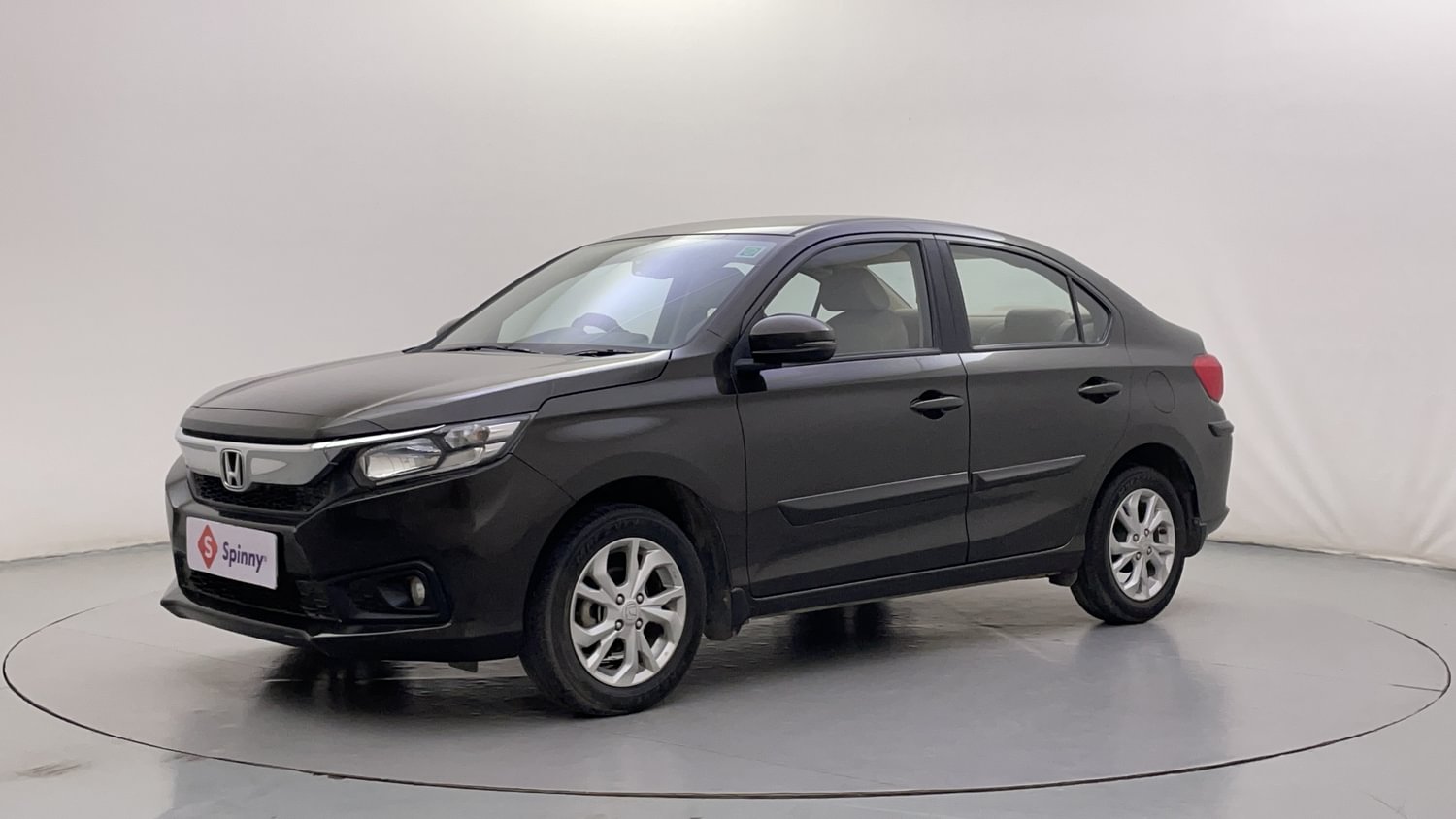 New Honda Amaze exterior LEFT FRONT CORNER VIEW