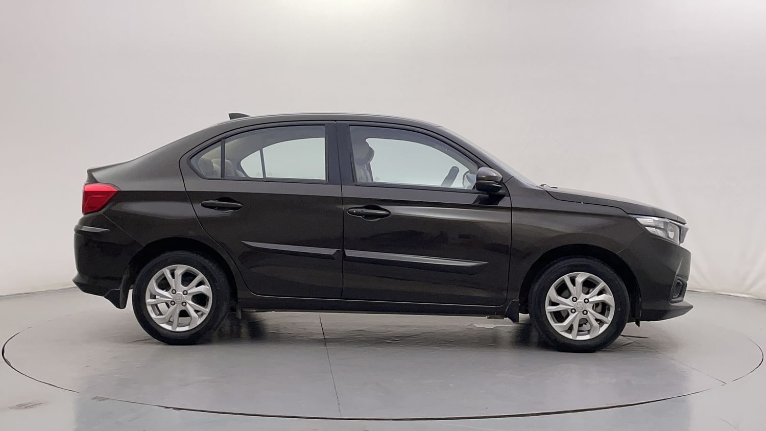 New Honda Amaze exterior RIGHT SIDE VIEW
