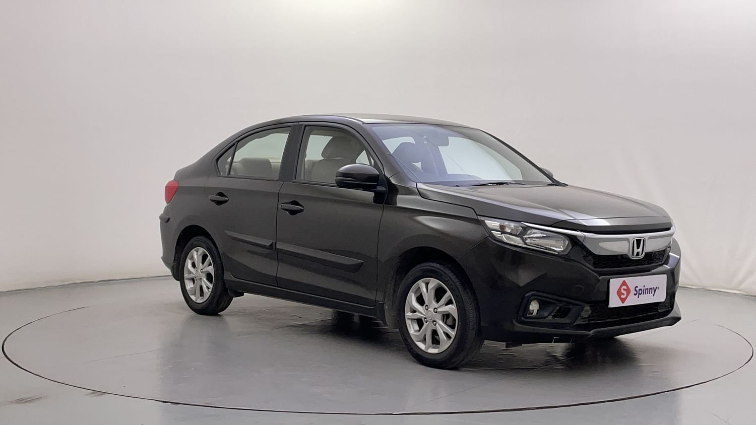 New Honda Amaze exterior RIGHT FRONT CORNER VIEW