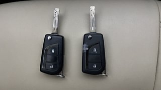 Used 2016 Toyota Innova Crysta 2.4 G Diesel Manual extra CAR KEY VIEW