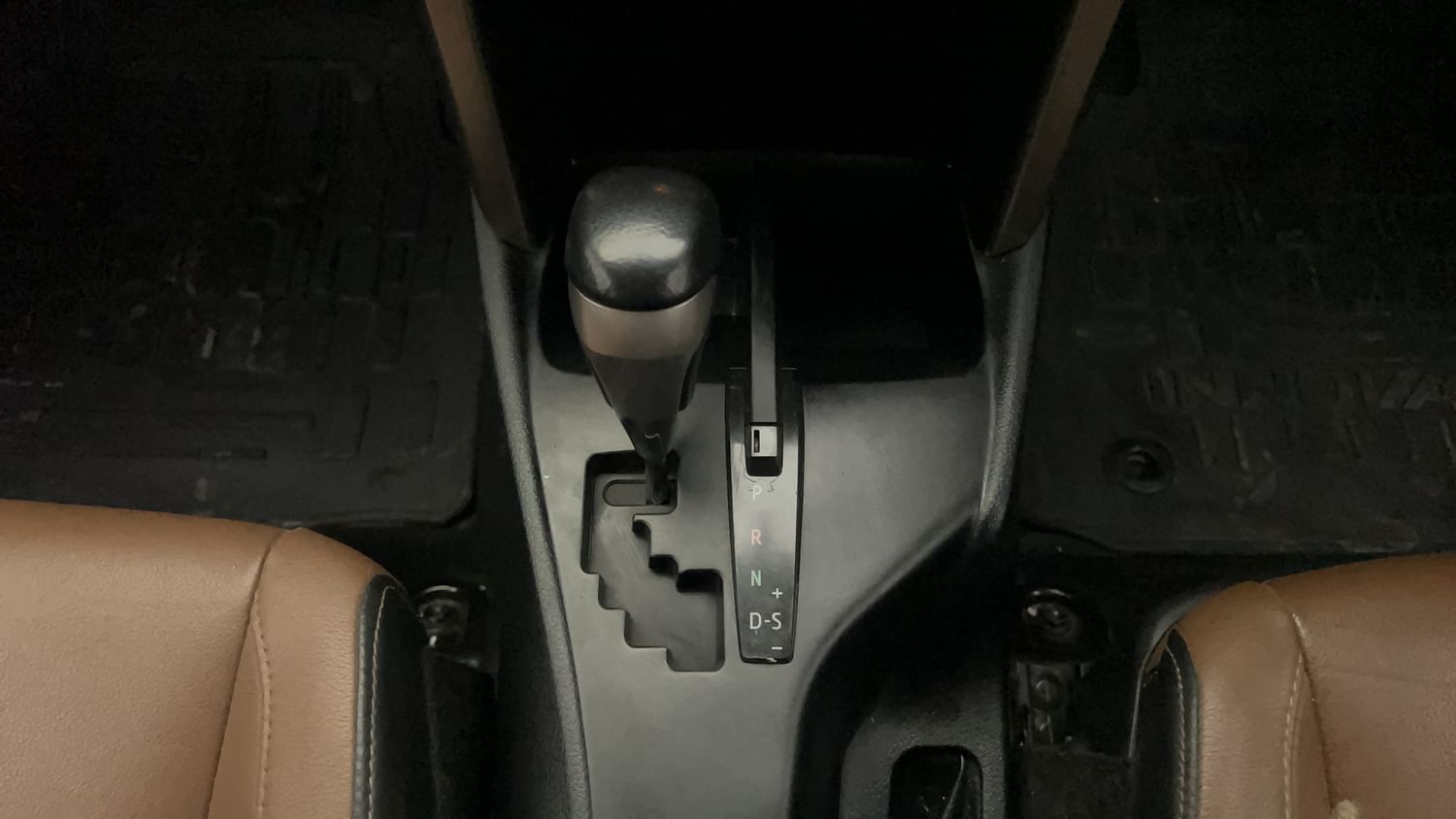 New Toyota Innova Crysta interior GEAR  KNOB VIEW