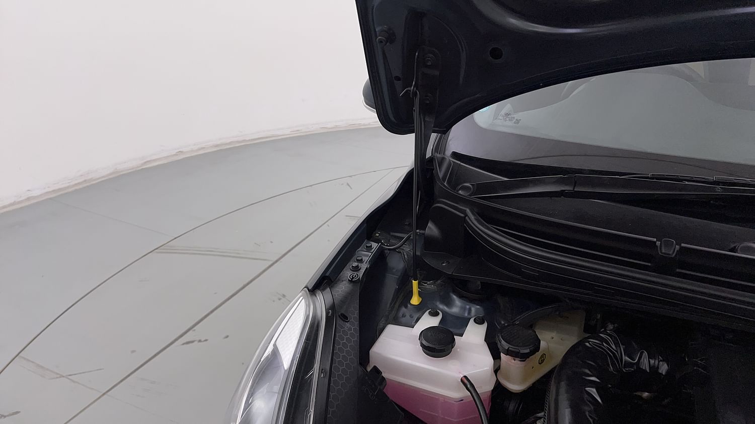 New Hyundai Grand i10 Nios engine ENGINE RIGHT SIDE HINGE & APRON VIEW