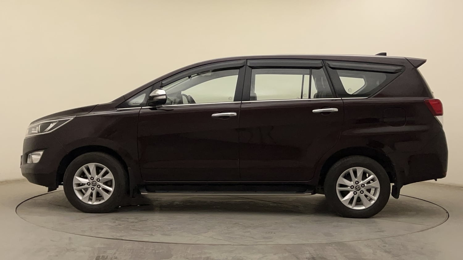 New Toyota Innova Crysta exterior LEFT SIDE VIEW