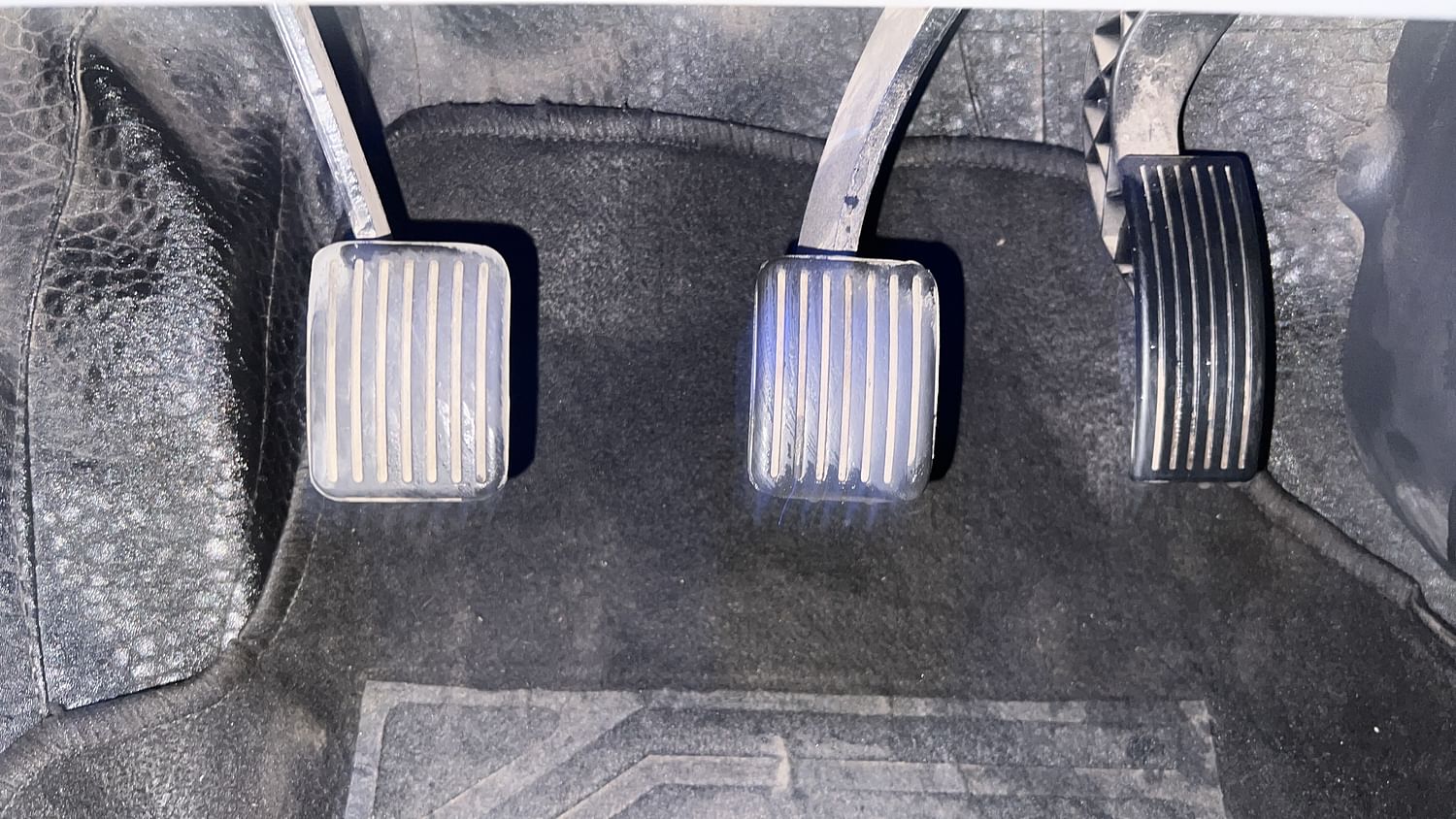 New Hyundai Grand i10 Nios interior PEDALS VIEW