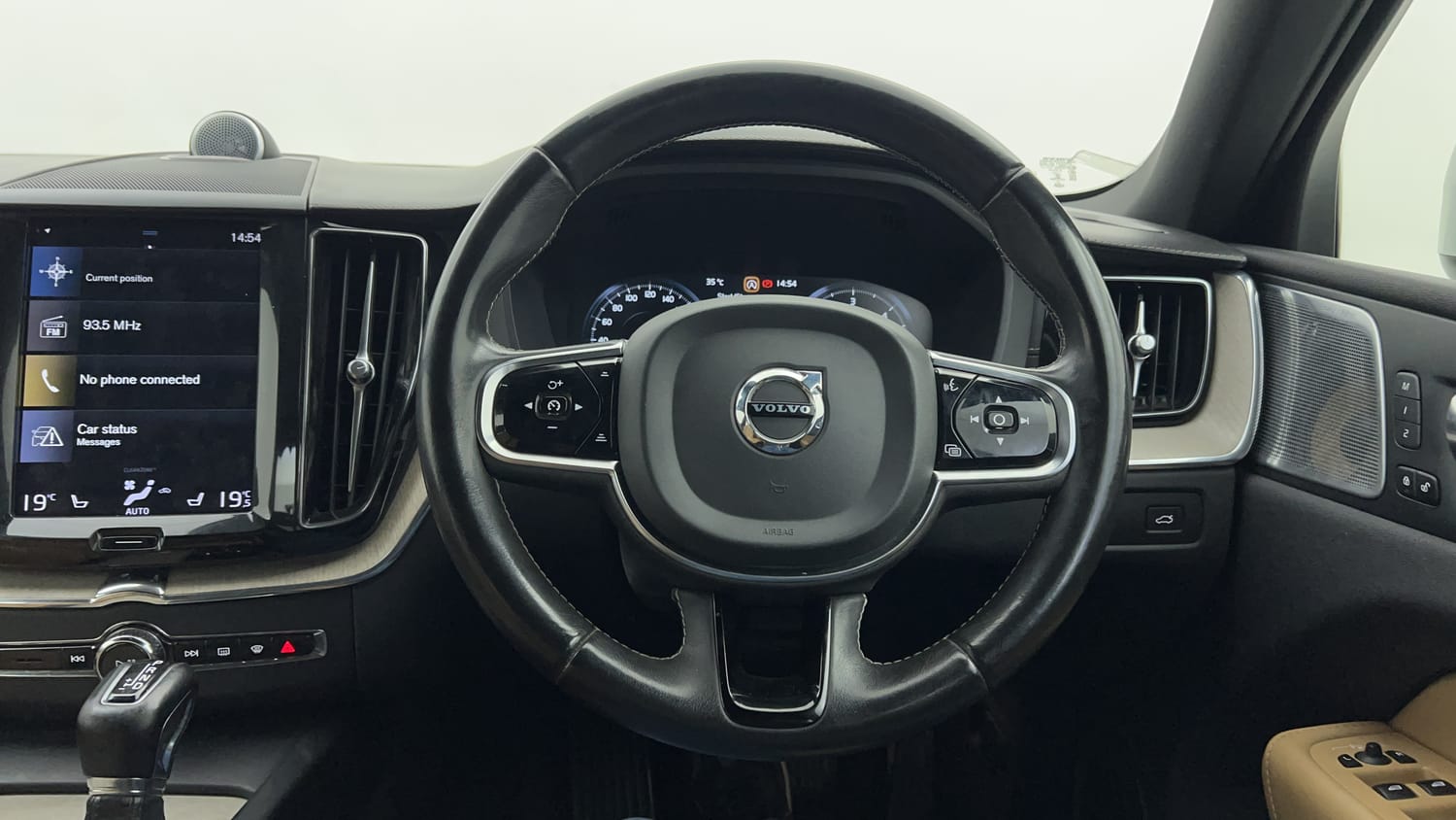 New Volvo XC60 interior STEERING VIEW