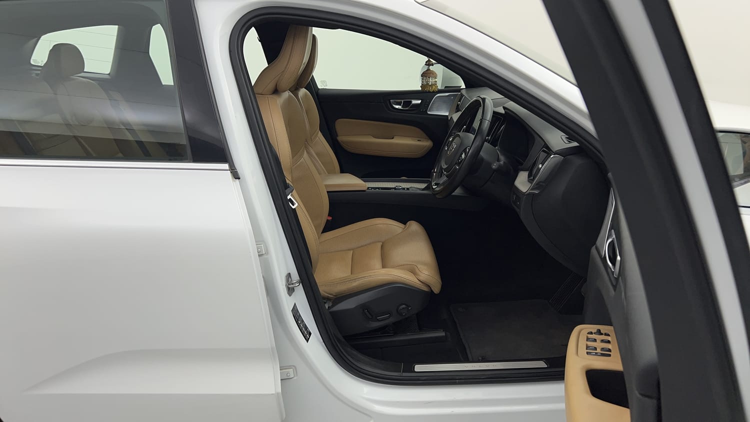 New Volvo XC60 interior RIGHT SIDE FRONT DOOR CABIN VIEW