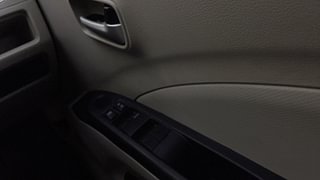 Used 2019 Maruti Suzuki Celerio VXI AMT Petrol Automatic top_features Central locking