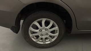 Used 2015 Honda Amaze 1.2 VX i-VTEC Petrol Manual tyres RIGHT REAR TYRE RIM VIEW