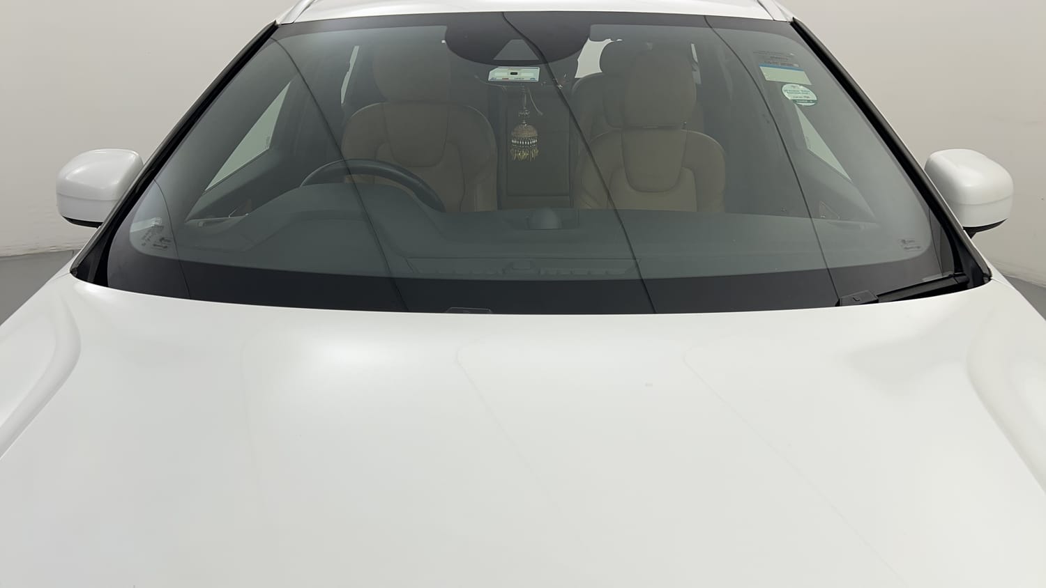 New Volvo XC60 exterior FRONT WINDSHIELD VIEW