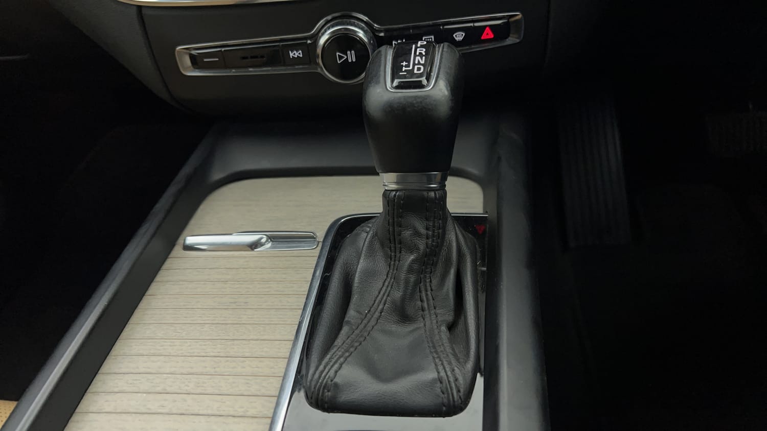 New Volvo XC60 interior GEAR  KNOB VIEW