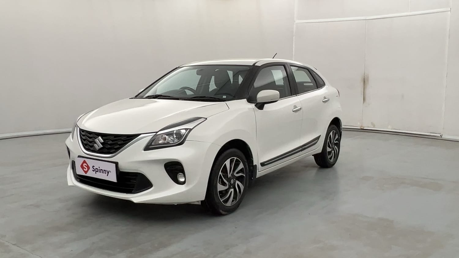 LEFT FRONT CORNER VIEW