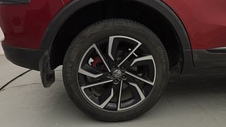 Used 2021 MG Motors Astor Savvy 1.3 Turbo AT S Red Petrol Automatic tyres RIGHT REAR TYRE RIM VIEW