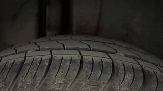 Used 2018 Maruti Suzuki Ciaz Zeta 1.4 AT Petrol Automatic tyres RIGHT REAR TYRE TREAD VIEW