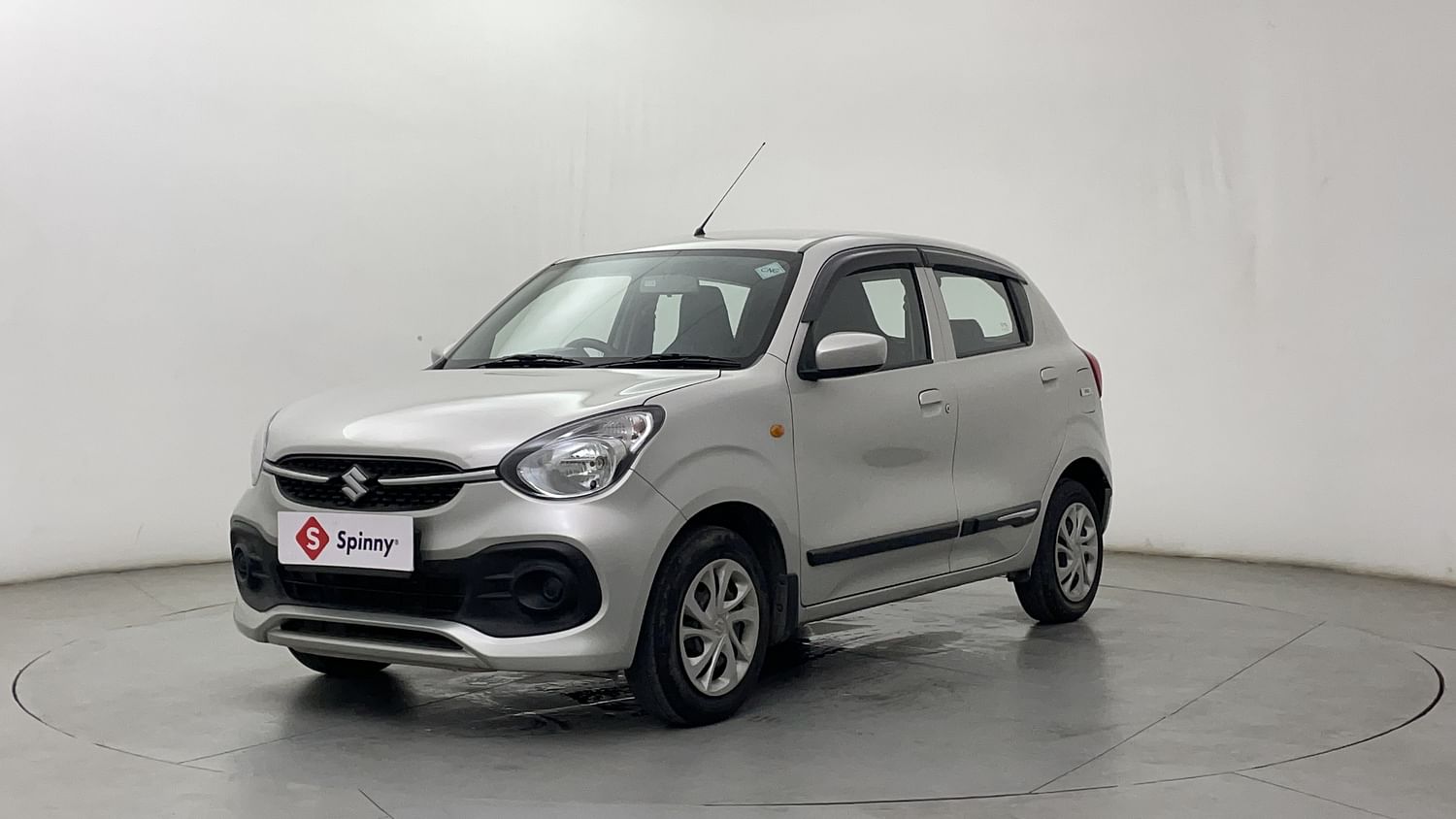 LEFT FRONT CORNER VIEW