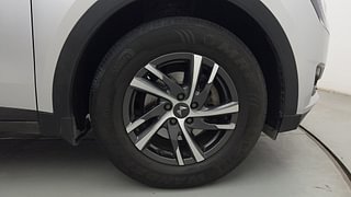 Used 2023 Mahindra XUV700 AX 5 Petrol AT 5 STR Petrol Automatic tyres RIGHT FRONT TYRE RIM VIEW