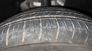 Used 2023 Mahindra XUV700 AX 5 Petrol AT 5 STR Petrol Automatic tyres RIGHT FRONT TYRE TREAD VIEW