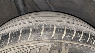 Used 2019 Hyundai Venue SX Plus 1.0 Turbo DCT Petrol Automatic tyres RIGHT REAR TYRE TREAD VIEW