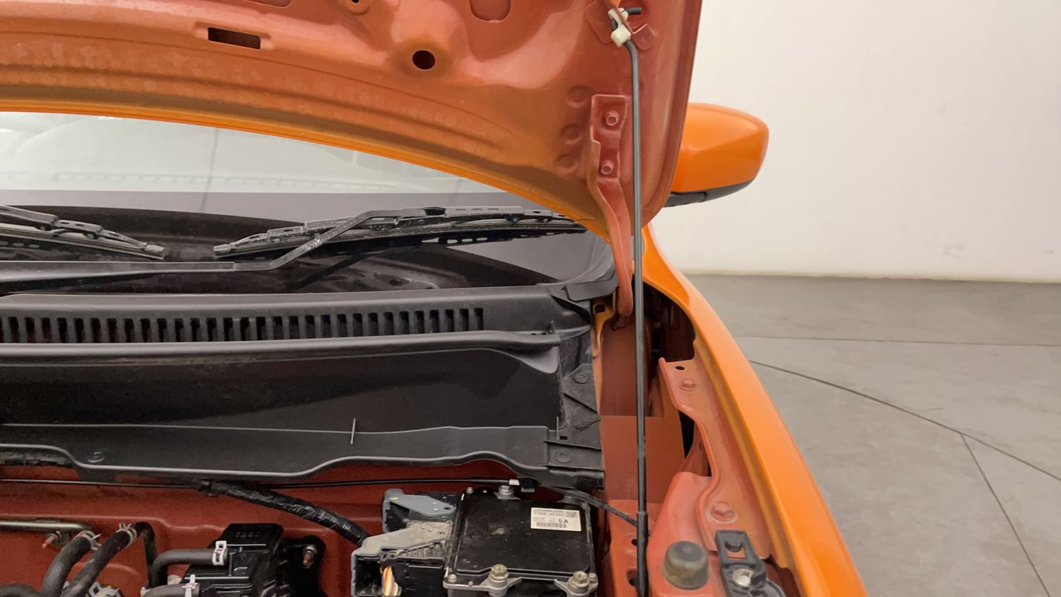 New Maruti Suzuki S-Presso engine ENGINE LEFT SIDE HINGE & APRON VIEW