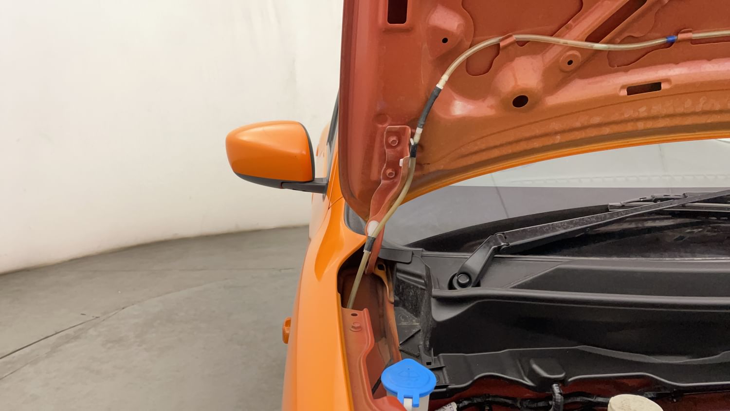 New Maruti Suzuki S-Presso engine ENGINE RIGHT SIDE HINGE & APRON VIEW