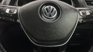 Used 2020 Volkswagen Tiguan Highline TDI Diesel Automatic top_features Airbags