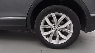 Used 2020 Volkswagen Tiguan Highline TDI Diesel Automatic tyres LEFT REAR TYRE RIM VIEW