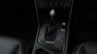 Used 2020 Volkswagen Tiguan Highline TDI Diesel Automatic interior GEAR  KNOB VIEW
