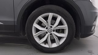 Used 2020 Volkswagen Tiguan Highline TDI Diesel Automatic tyres RIGHT FRONT TYRE RIM VIEW