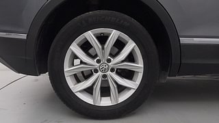 Used 2020 Volkswagen Tiguan Highline TDI Diesel Automatic tyres RIGHT REAR TYRE RIM VIEW