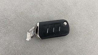 Used 2021 Mahindra XUV700 AX 7 Petrol AT Luxury Pack 7 STR Petrol Automatic extra CAR KEY VIEW