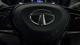 Used 2022 Tata Nexon XZA Plus Diesel Diesel Automatic top_features Airbags