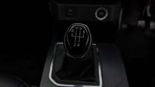 Used 2022 Renault Kiger RXT (O) MT Petrol Manual interior GEAR  KNOB VIEW