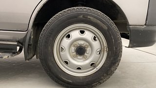 Used 2022 Maruti Suzuki Eeco 5 STR AC (O) Petrol Manual tyres RIGHT FRONT TYRE RIM VIEW