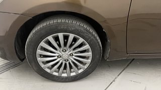 Used 2016 Maruti Suzuki Ciaz ZDi+ SHVS Diesel Manual tyres LEFT FRONT TYRE RIM VIEW