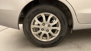 Used 2014 Honda Amaze 1.2 VX i-VTEC Petrol Manual tyres RIGHT REAR TYRE RIM VIEW