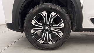 Used 2022 Renault Kiger RXT (O) MT Petrol Manual tyres LEFT FRONT TYRE RIM VIEW