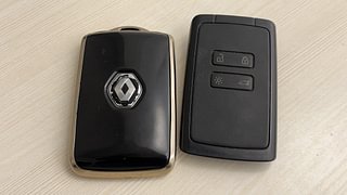 Used 2022 Renault Kiger RXT (O) MT Petrol Manual extra CAR KEY VIEW