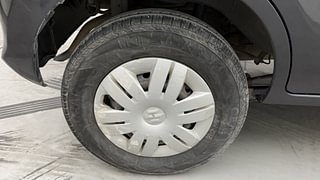 Used 2016 Maruti Suzuki Alto 800 VXi Petrol Manual tyres RIGHT REAR TYRE RIM VIEW
