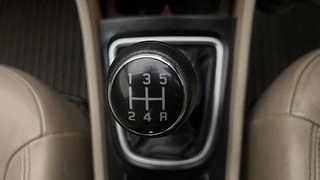 Used 2016 Maruti Suzuki Ciaz ZDi+ SHVS Diesel Manual interior GEAR  KNOB VIEW