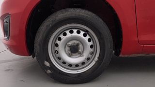 Used 2015 Maruti Suzuki Swift [2014-2017] LXI (O) CNG (Outside Fitted) Petrol+cng Manual tyres LEFT FRONT TYRE RIM VIEW
