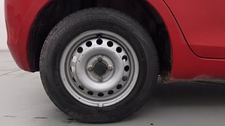 Used 2015 Maruti Suzuki Swift [2014-2017] LXI (O) CNG (Outside Fitted) Petrol+cng Manual tyres RIGHT REAR TYRE RIM VIEW