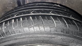 Used 2017 Hyundai Verna SX (O) 1.6 VTVT AT Petrol Automatic tyres RIGHT REAR TYRE TREAD VIEW