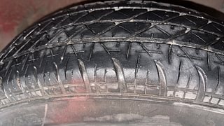 Used 2015 Maruti Suzuki Swift [2014-2017] LXI (O) CNG (Outside Fitted) Petrol+cng Manual tyres RIGHT FRONT TYRE TREAD VIEW
