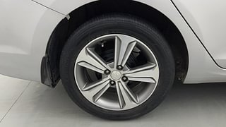 Used 2017 Hyundai Verna SX (O) 1.6 VTVT AT Petrol Automatic tyres RIGHT REAR TYRE RIM VIEW