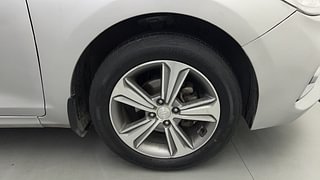 Used 2017 Hyundai Verna SX (O) 1.6 VTVT AT Petrol Automatic tyres RIGHT FRONT TYRE RIM VIEW