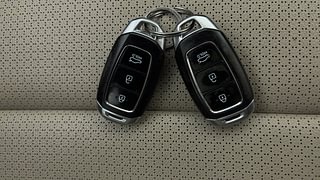 Used 2017 Hyundai Verna SX (O) 1.6 VTVT AT Petrol Automatic extra CAR KEY VIEW
